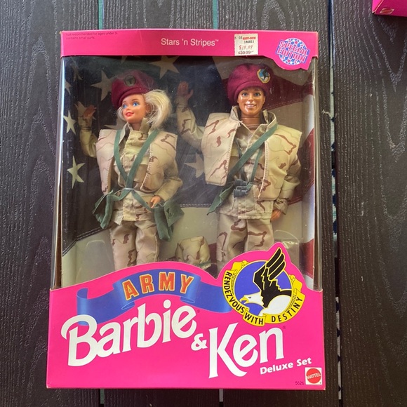 COPY - NRFB Vintage Army Barbie & Ken Deluxe Set ✨